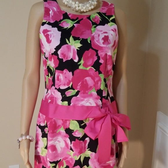 Dress - Picture 2 of 5